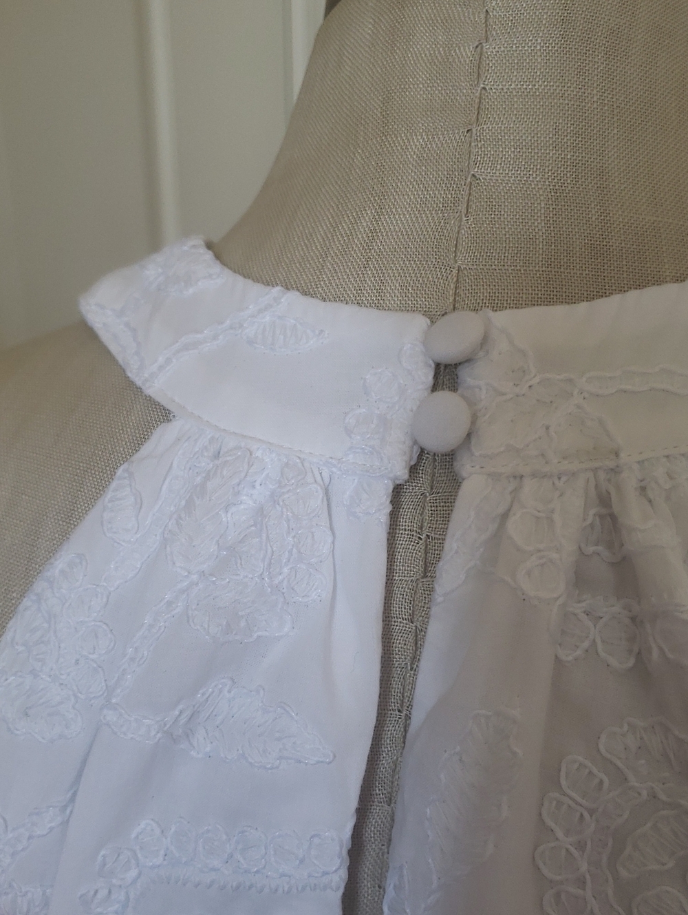 LOFT White Halter Shift Dress • Embroidered Floral Cotton • MP Petite • A-line - Picture 12 of 15